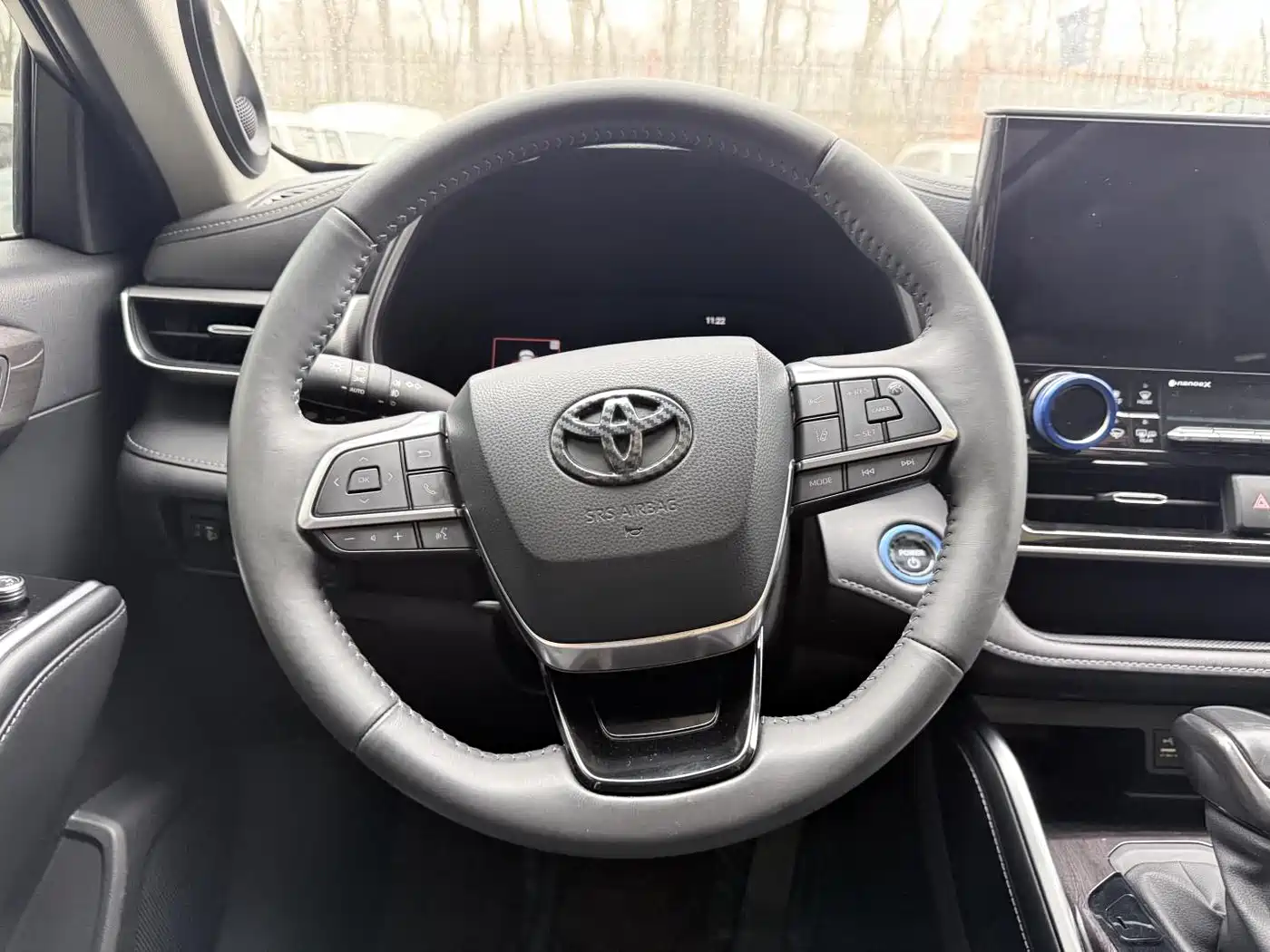 Toyota Highlander 2022 Dual Engine 2.5L 4WD Supreme Edition 7-Seater фото 14