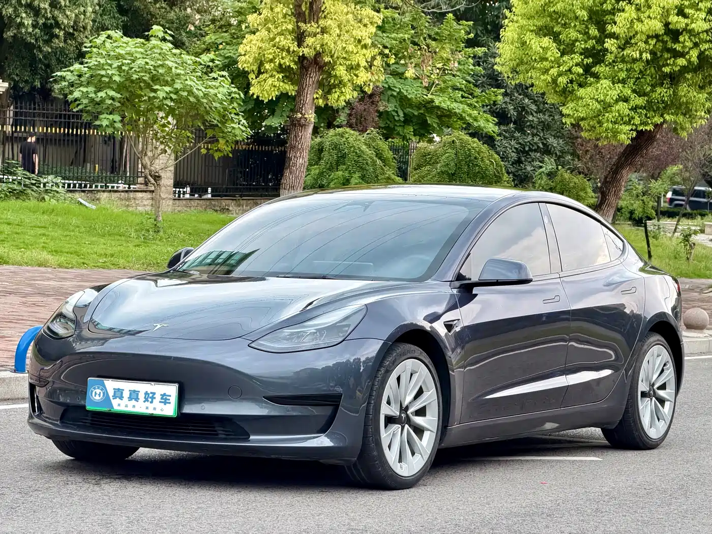 Фото 1 - Tesla Model 3