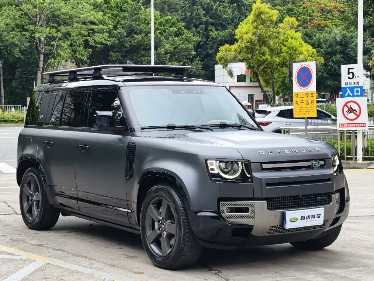 Land Rover Defender 2023 Model 110 3.0T P400 X-DYNAMIC HSE фото 3