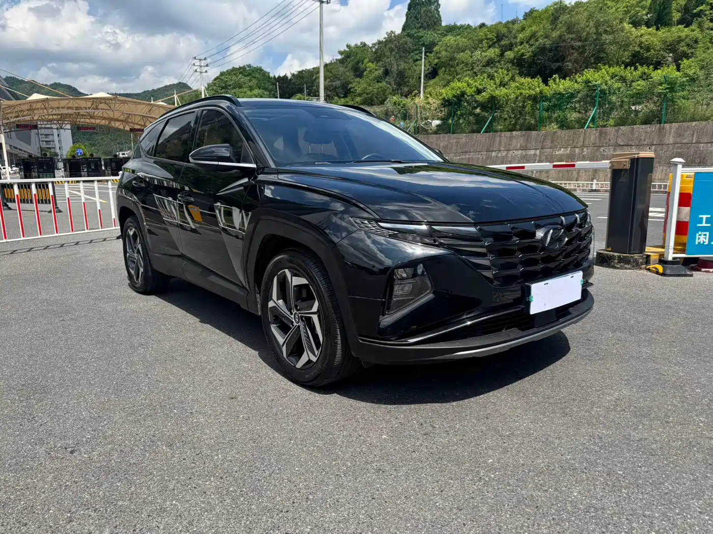 Hyundai Tucson 2023 Tucson L 1.5T Automatic 2WD LUX Premium Edition фото 3