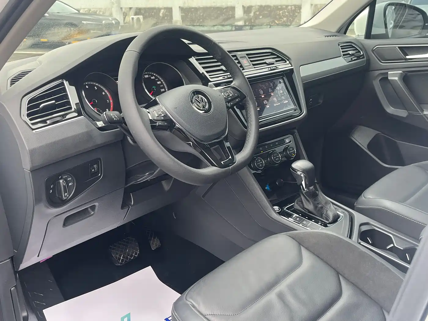Volkswagen Tiguan L 2019 330TSI Automatic 2WD Panorama Comfort Edition China VI фото 5
