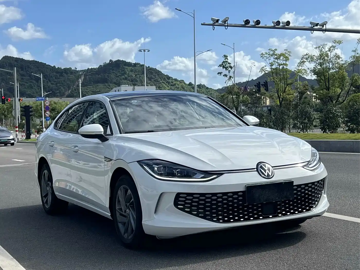 Volkswagen Lamando 2023 Lamando L 280TSI DSG Glamour Edition фото 2