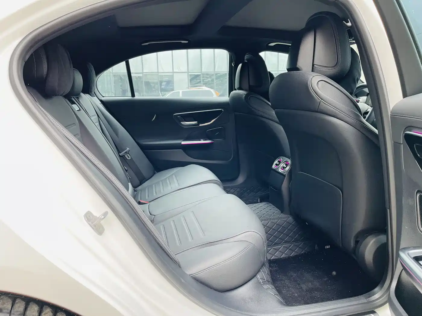 Mercedes-Benz C-Class 2024 Second Facelift C 260 L Sport фото 9