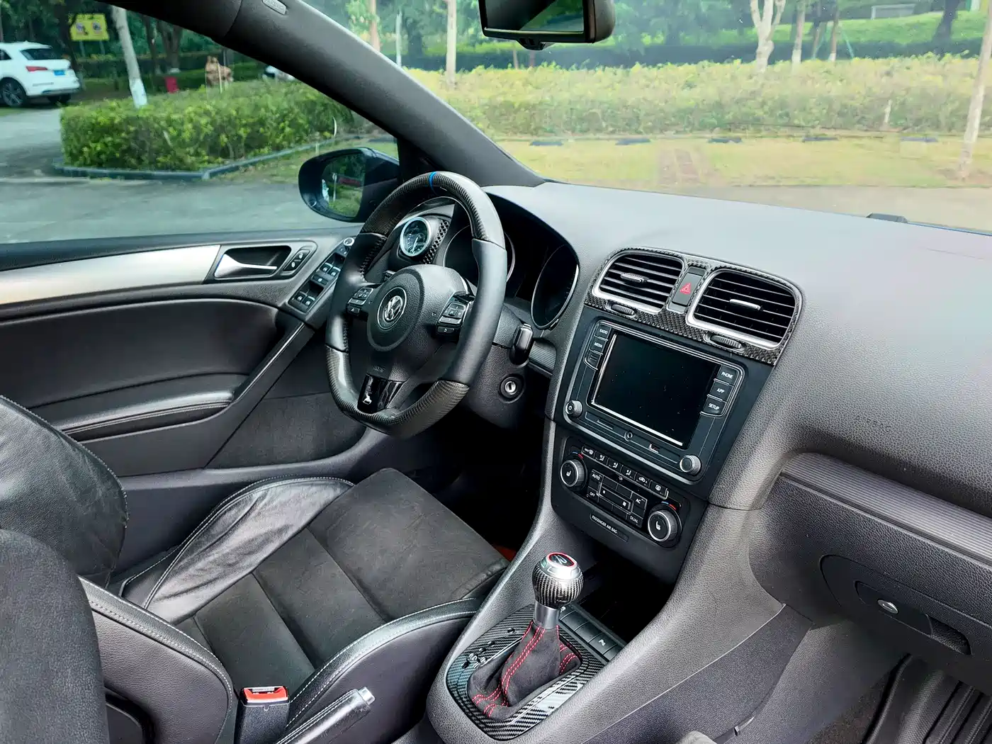 Volkswagen Golf (Import) 2011 2.0TSI R фото 10