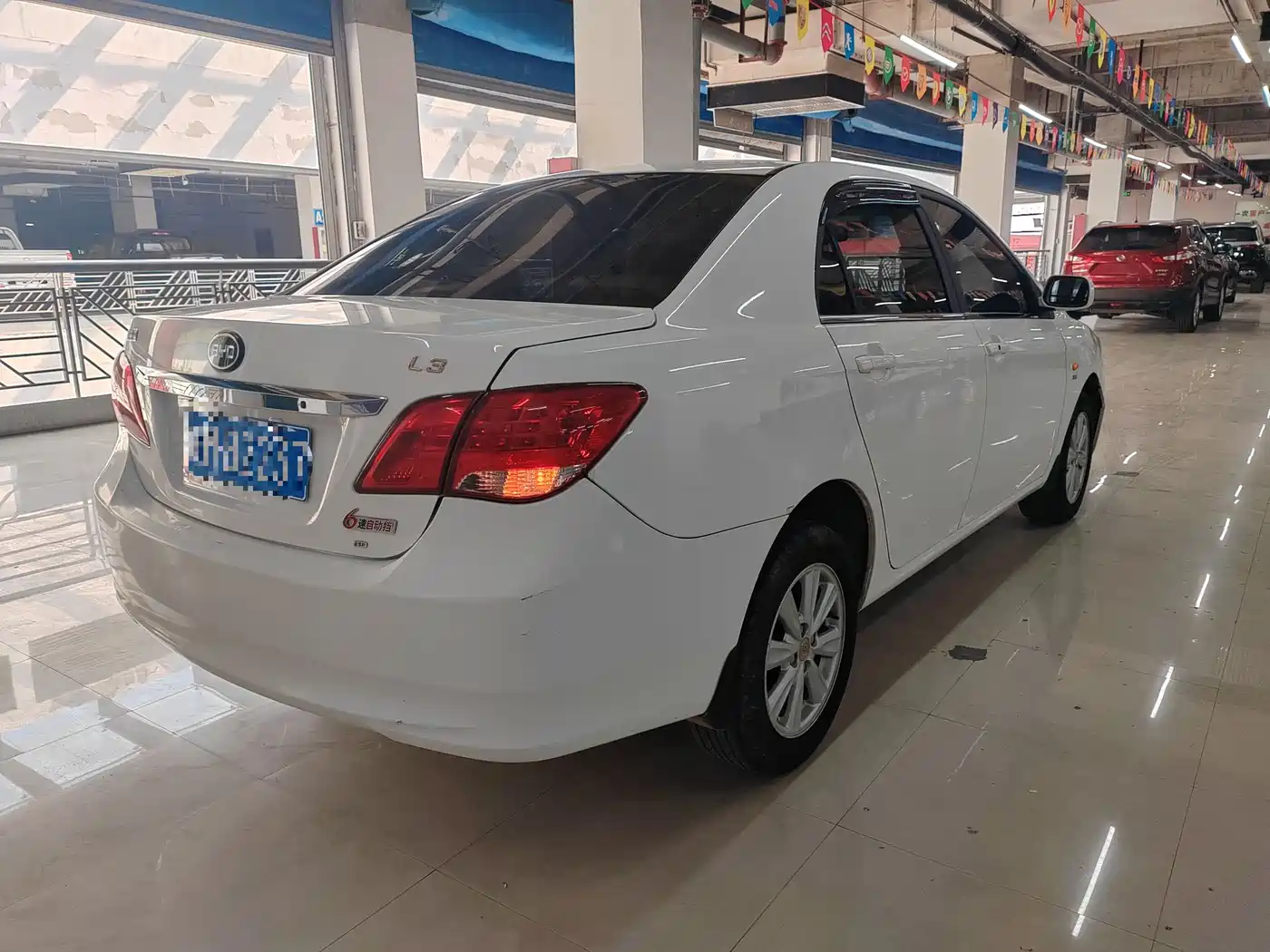 BYD L3 2015 Energy-saving Edition 1.5L Automatic Comfort фото 5