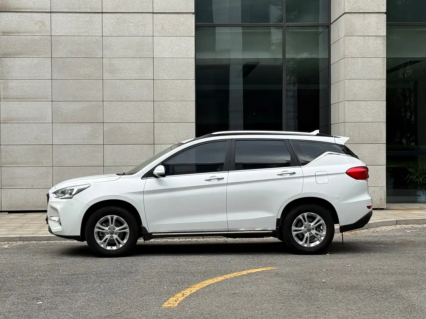 Haval M6 2017 2017 1.5T Automatic 2WD Elite