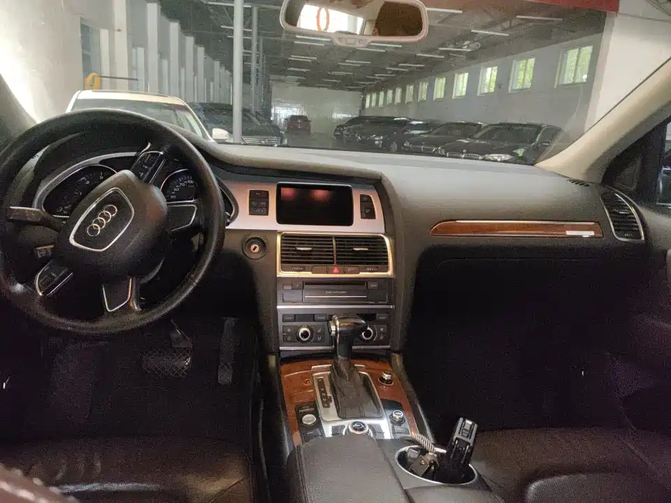 Фото 3 - Audi Q7
