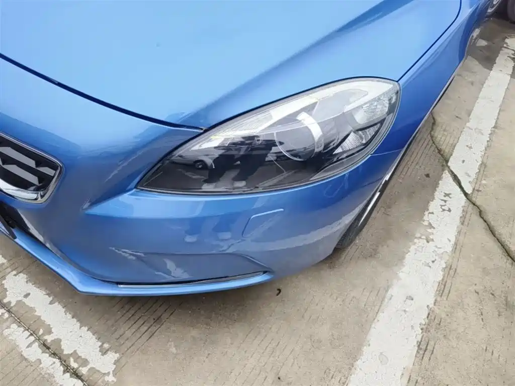 Фото 24 - Volvo V40