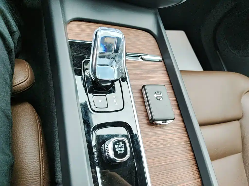 Фото 19 - Volvo S60
