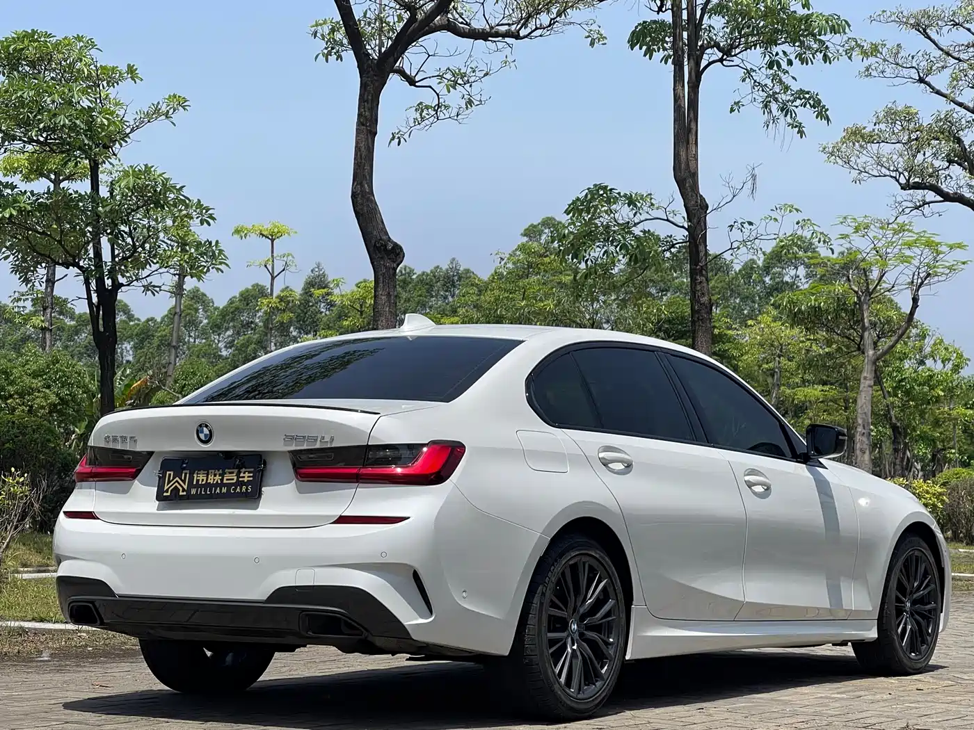 BMW 3 Series 2022 325Li M Sport Shadow Edition фото 4