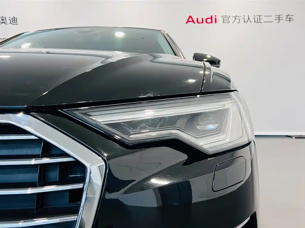 Фото 13 - Audi A6L