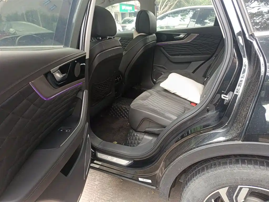 Hongqi HS5 2022 Facelift 2.0T Smart Flag Enjoyment Edition фото 14