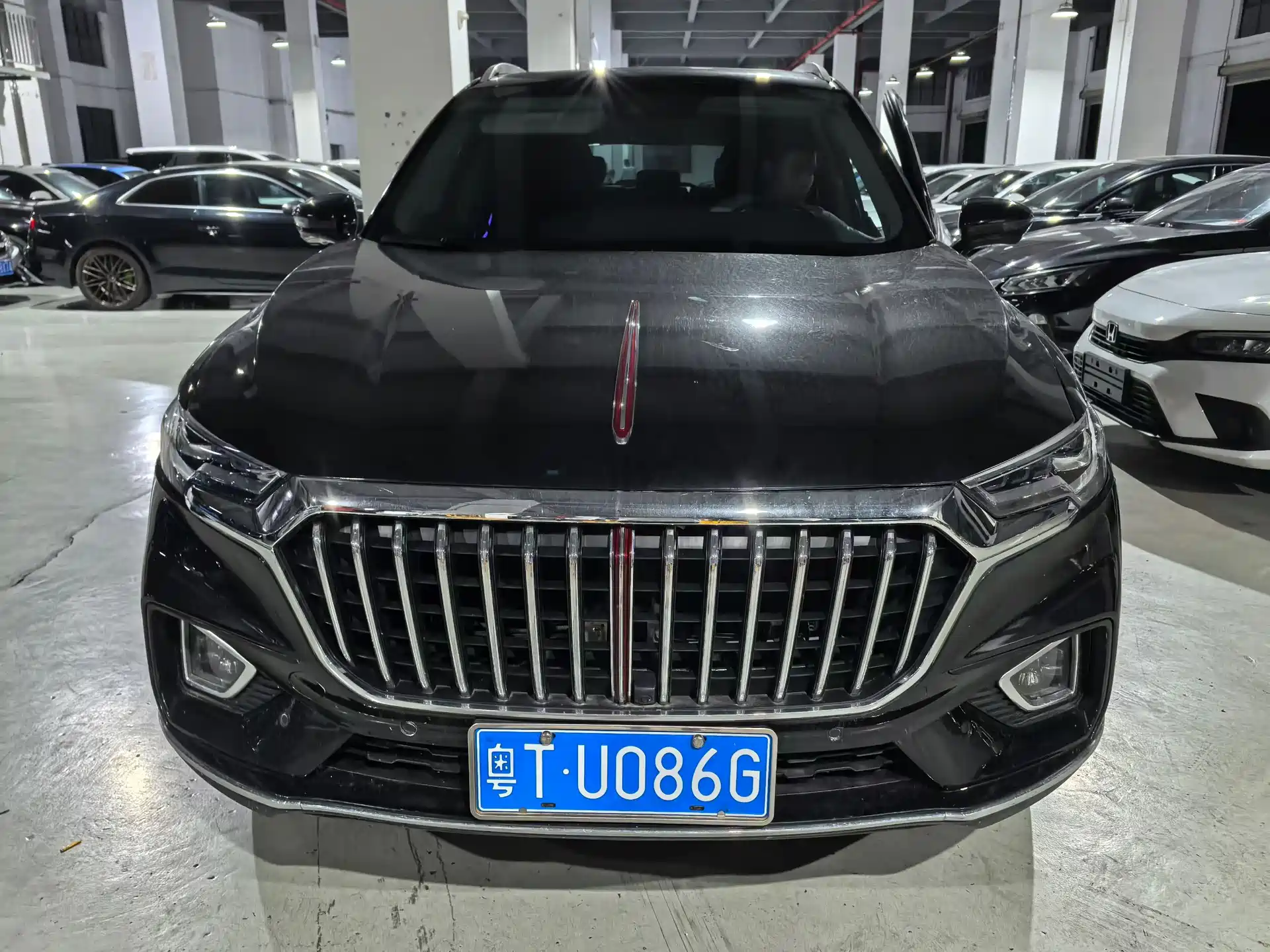Photo 9 - Hongqi HS5