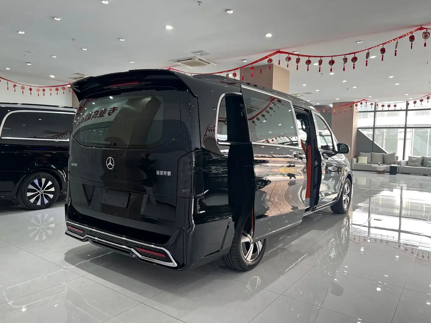 Mercedes-Benz Vito 2024 2.0T Business 7-Seater фото 16