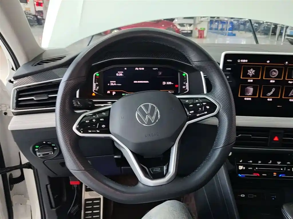 Volkswagen Tiguan L 2022 330TSI Auto 2WD R-Line Premium Edition фото 11