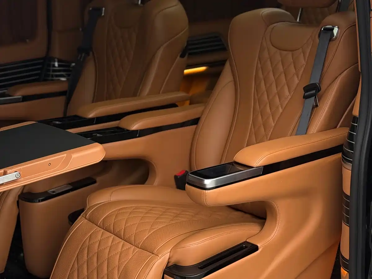 Mercedes-Benz V-Class 2022 V 260 L Long Wheelbase Luxury Edition фото 13