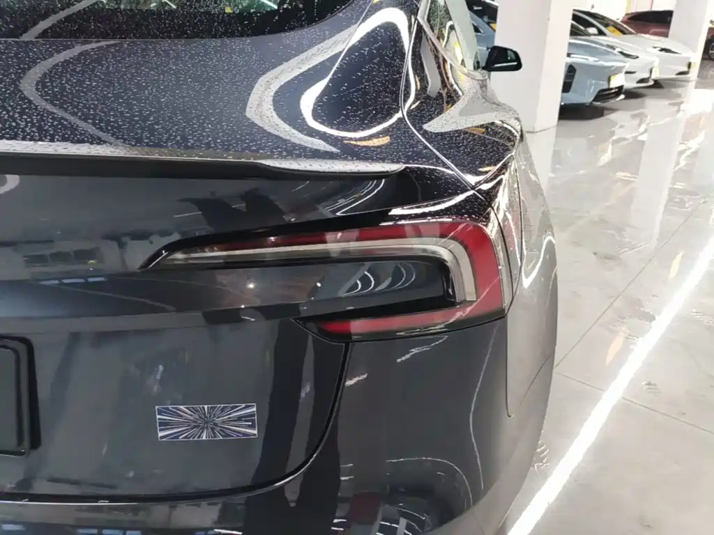 Фото 24 - Tesla Model 3