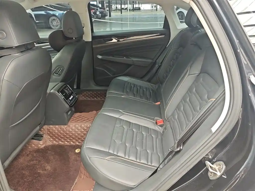 Volkswagen Passat 2019 330TSI Elite Version China VI фото 17