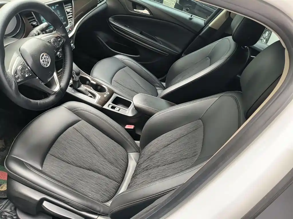 Buick Verano 2018 Sedan 20T Dual Clutch Leading фото 15
