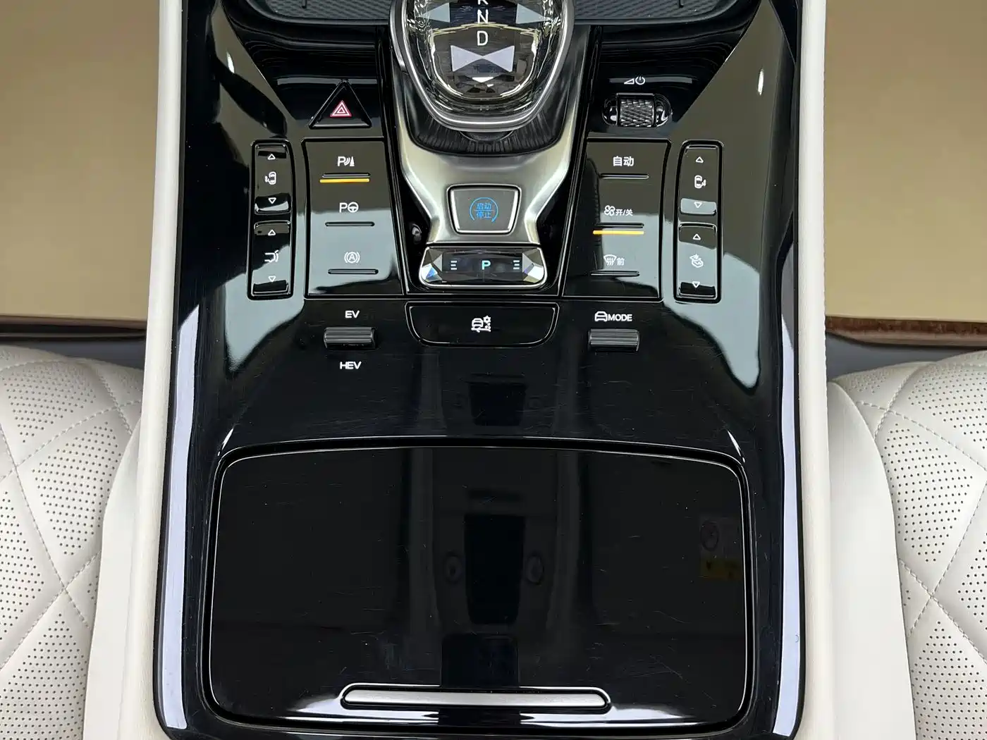 Denza D9 2025 2025 Model DM-i Smart Drive Edition 1020 AWD Flagship