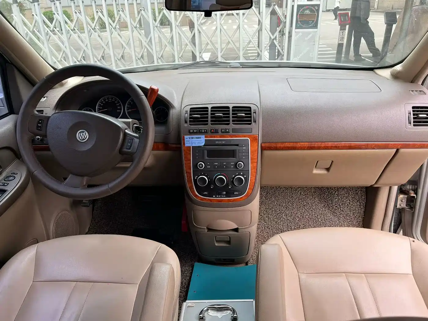 Buick GL8 2011 2.4L CT Comfort Edition фото 3