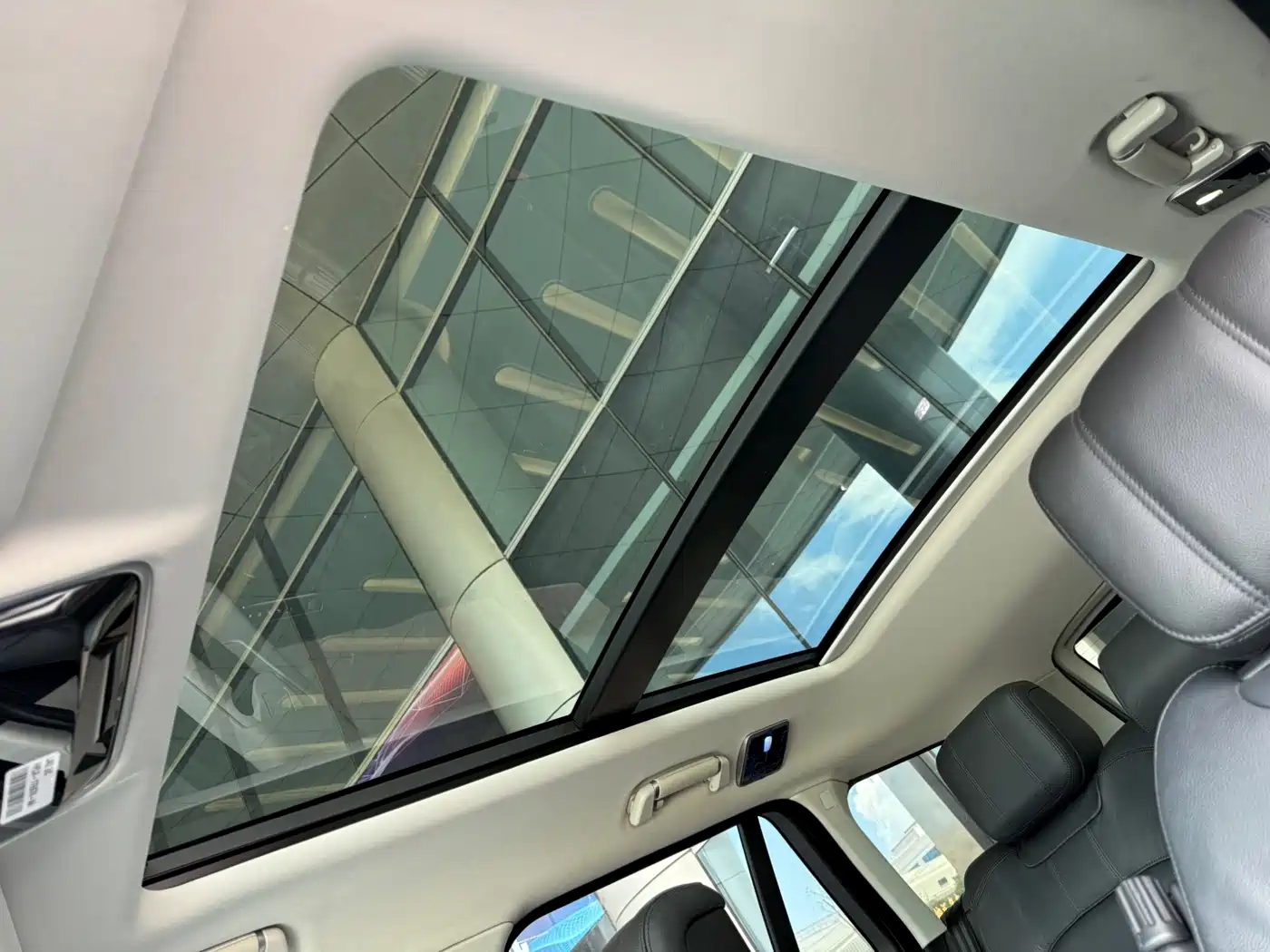 Land Rover Range Rover 2018 3.0 SC V6 Golden Age Edition фото 15
