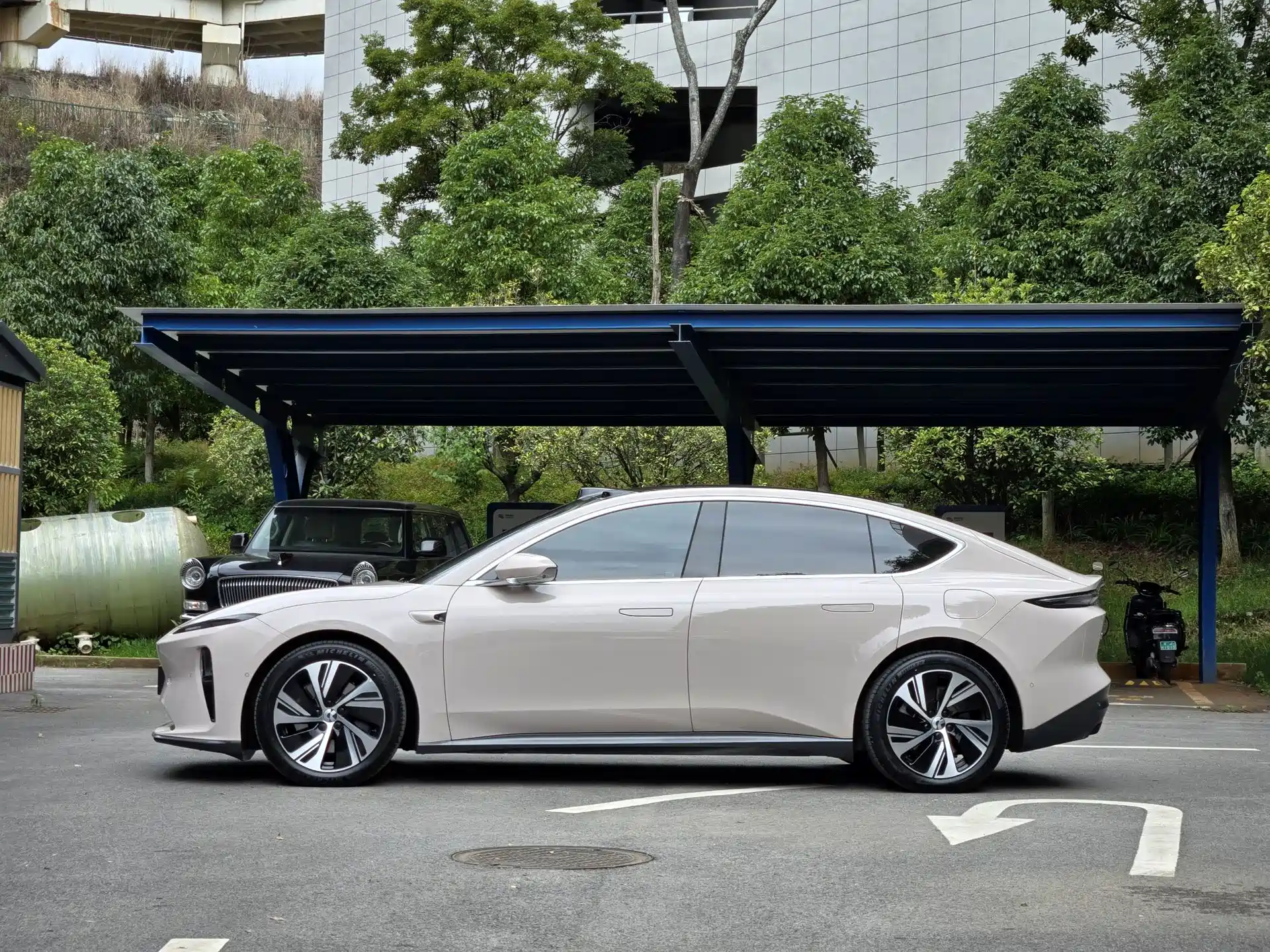 Фото 6 - NIO ET5