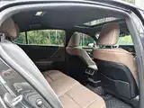 Фото 11 - Lexus ES
