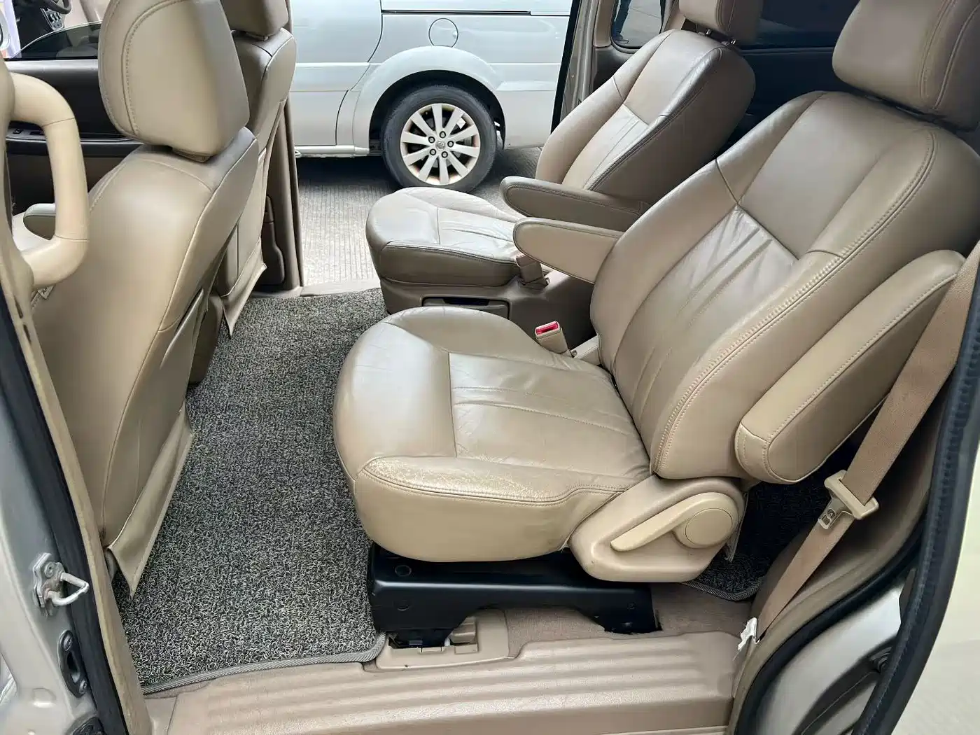 Buick GL8 2011 2.4L CT Comfort Edition фото 5