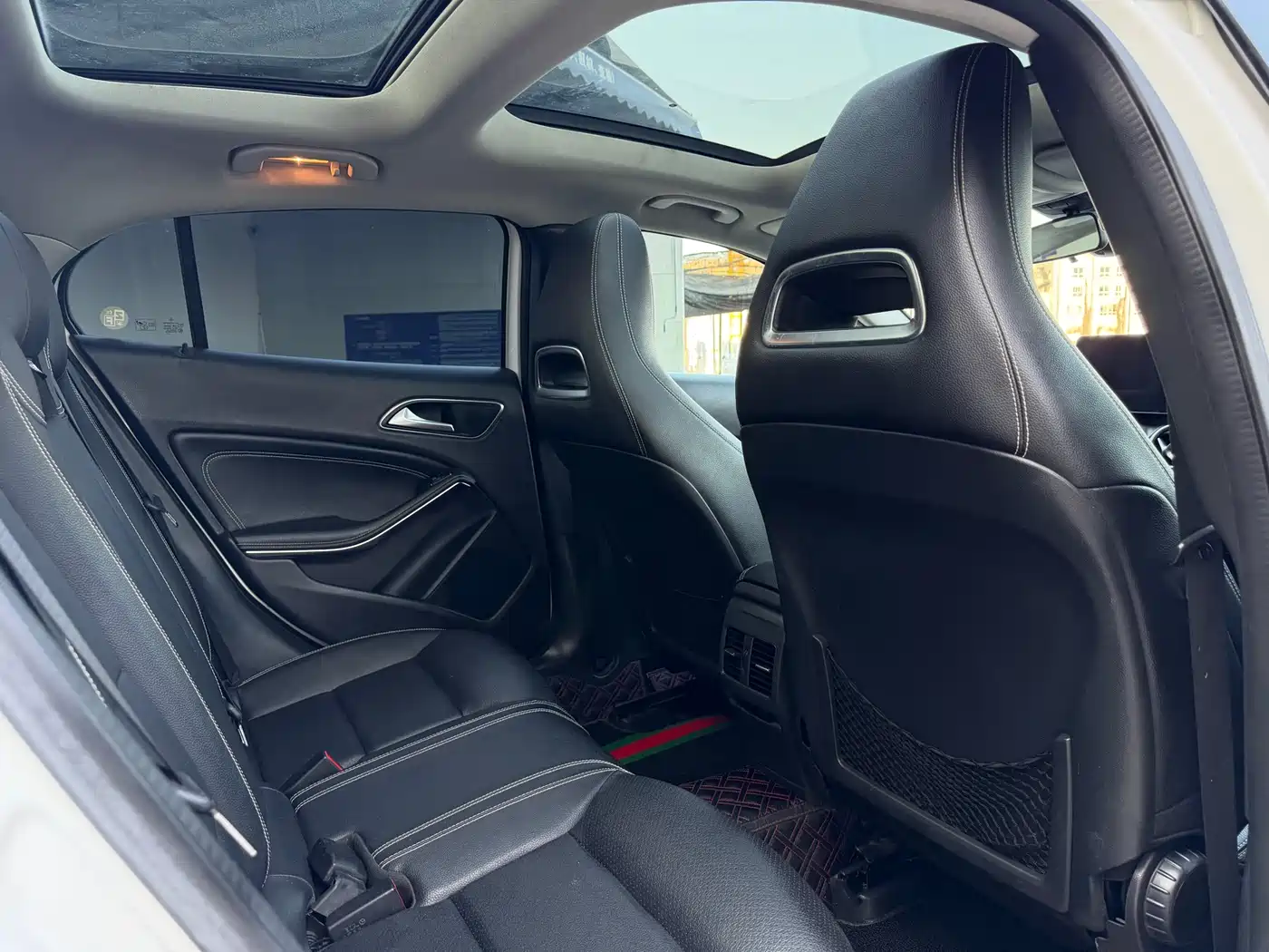 Mercedes-Benz GLA 2018 GLA 200 Dynamic фото 7