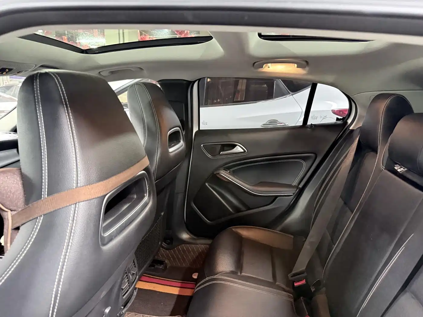 Mercedes-Benz GLA 2017 GLA 220 4MATIC Fashion фото 11