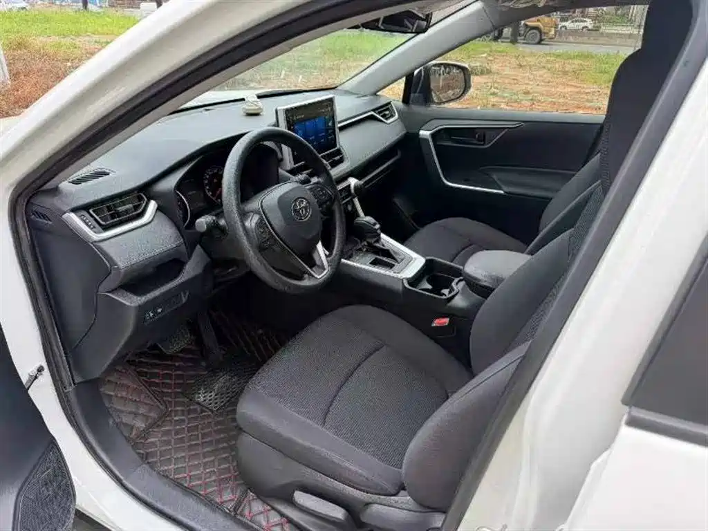 Toyota RAV4 Rongfang 2020 2.0L CVT 2WD Trend Edition фото 4