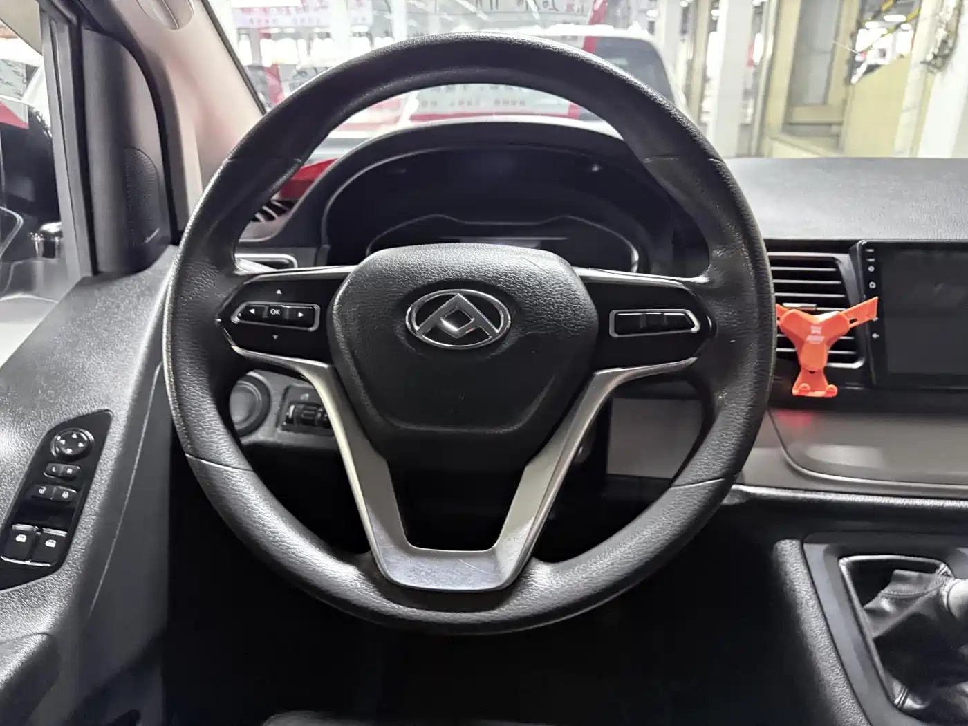 SAIC Maxus Maxus G10 2021 2.0T Manual Smart Edition Diesel 7-Seater фото 14