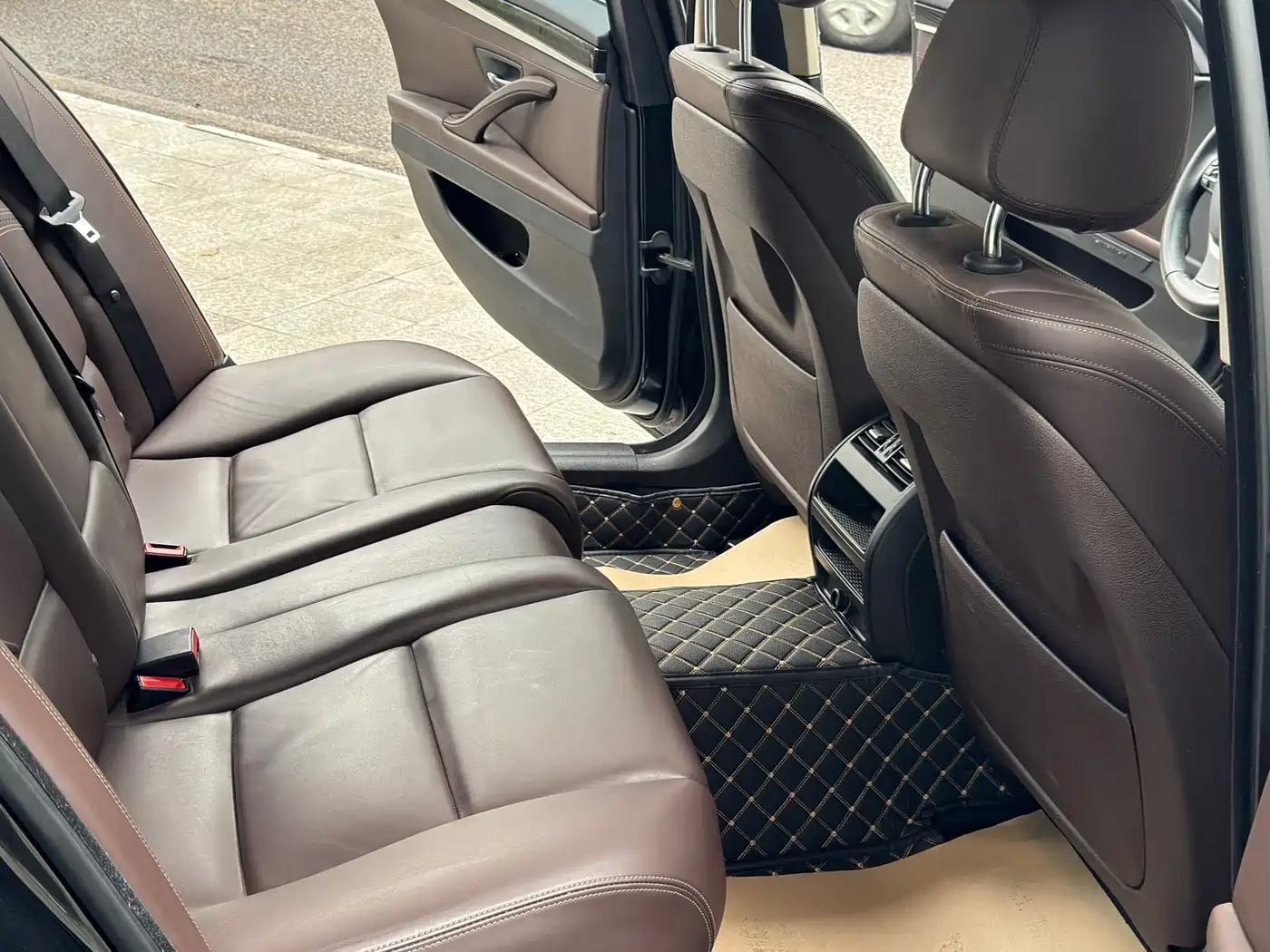 BMW 5 Series 2014 525Li Luxury Design Package фото 6
