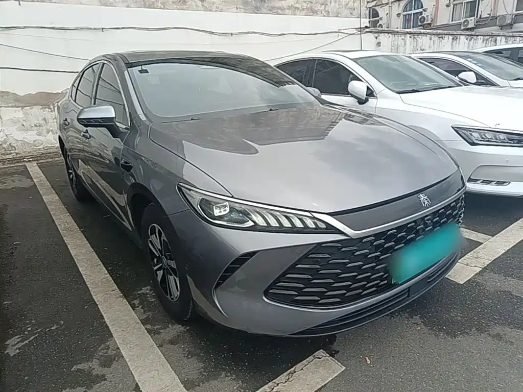 BYD Qin PLUS 2025 DM-i Smart Drive Edition 120KM Surpassing Type фото 4