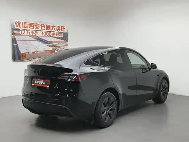 Tesla Model Y 2023 Long Range All-Wheel Drive Edition — фото 2