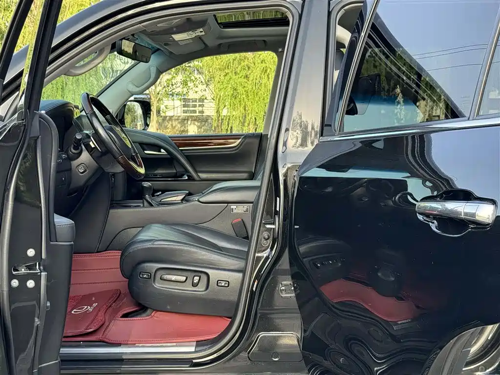 Lexus LX 2017 570 Prestige Luxury фото 6