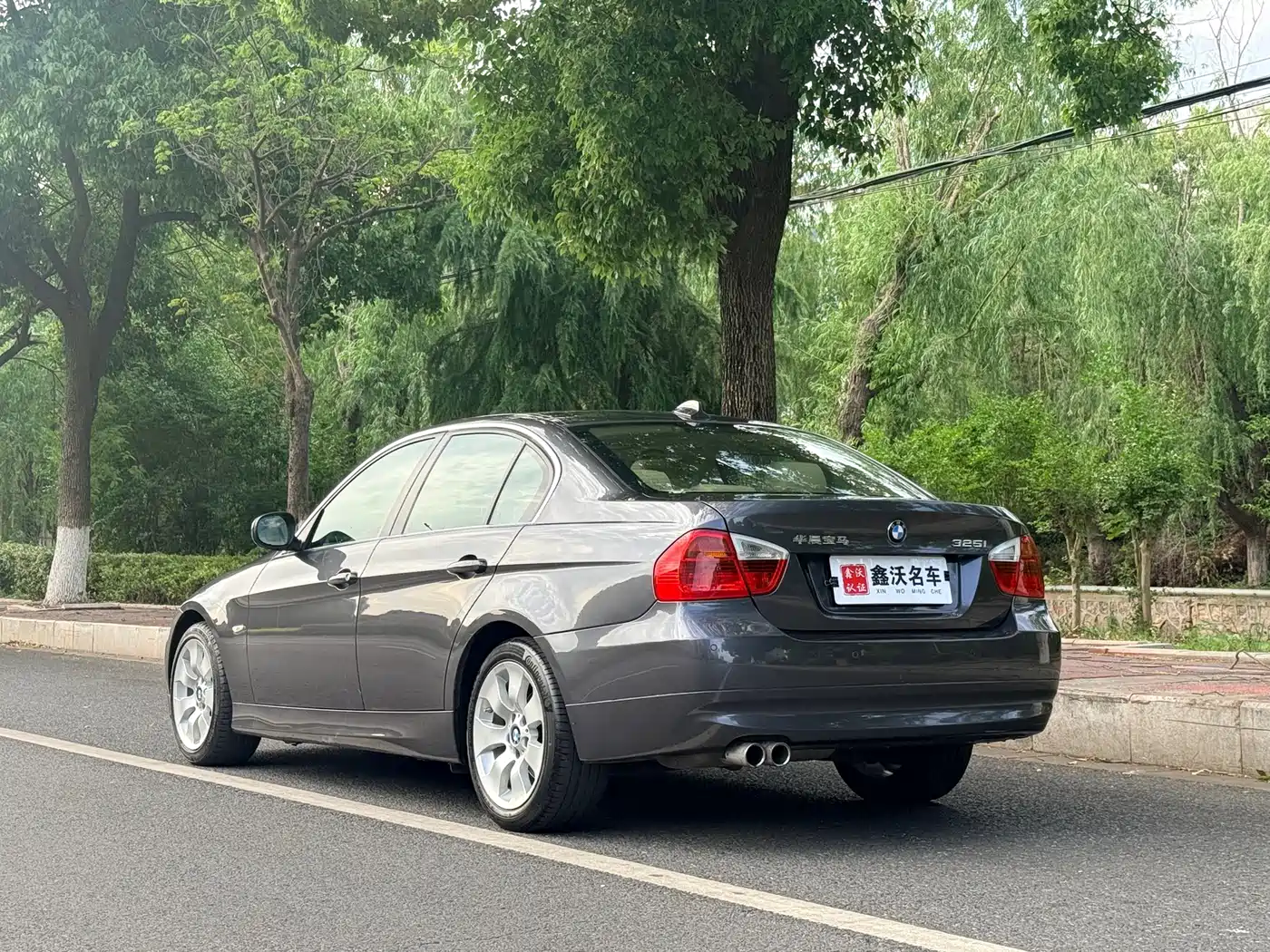 BMW 3 Series 2008 Model 325i Leading фото 5