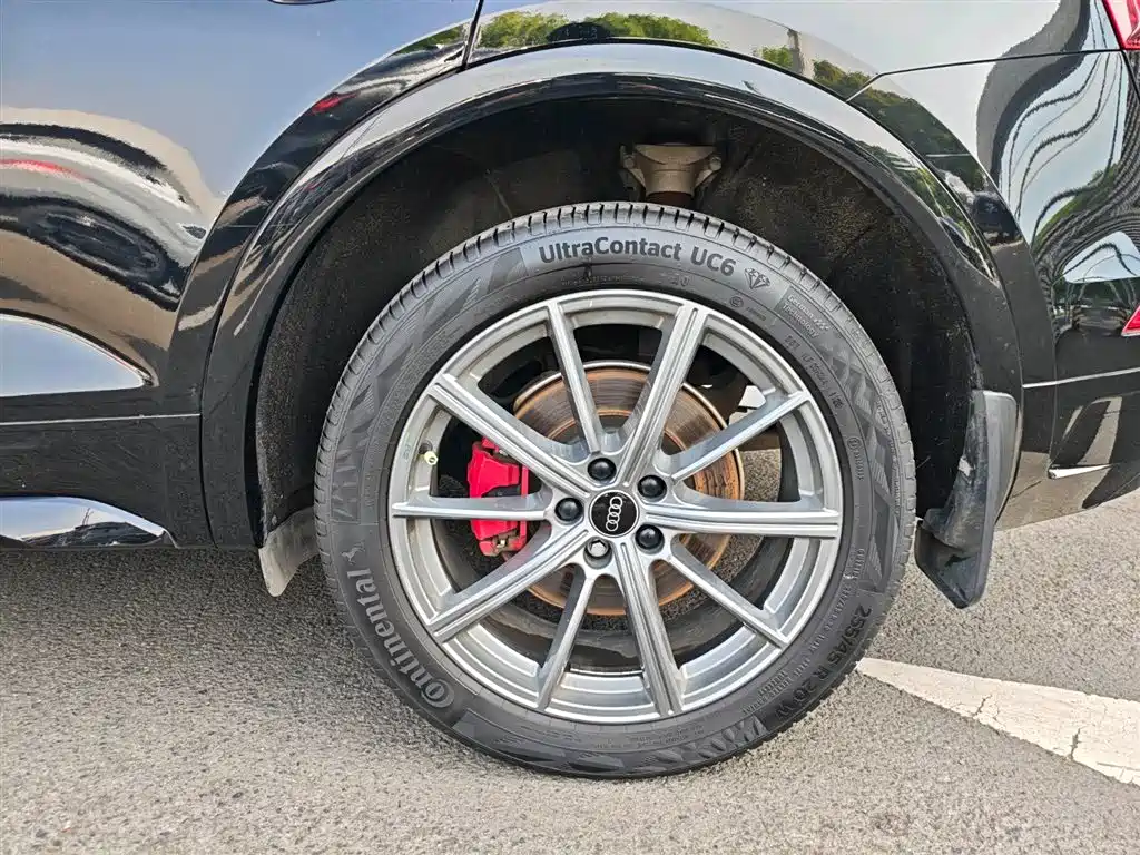 Audi Q5L 2024 Model 40 TFSI Luxury Dynamic фото 13