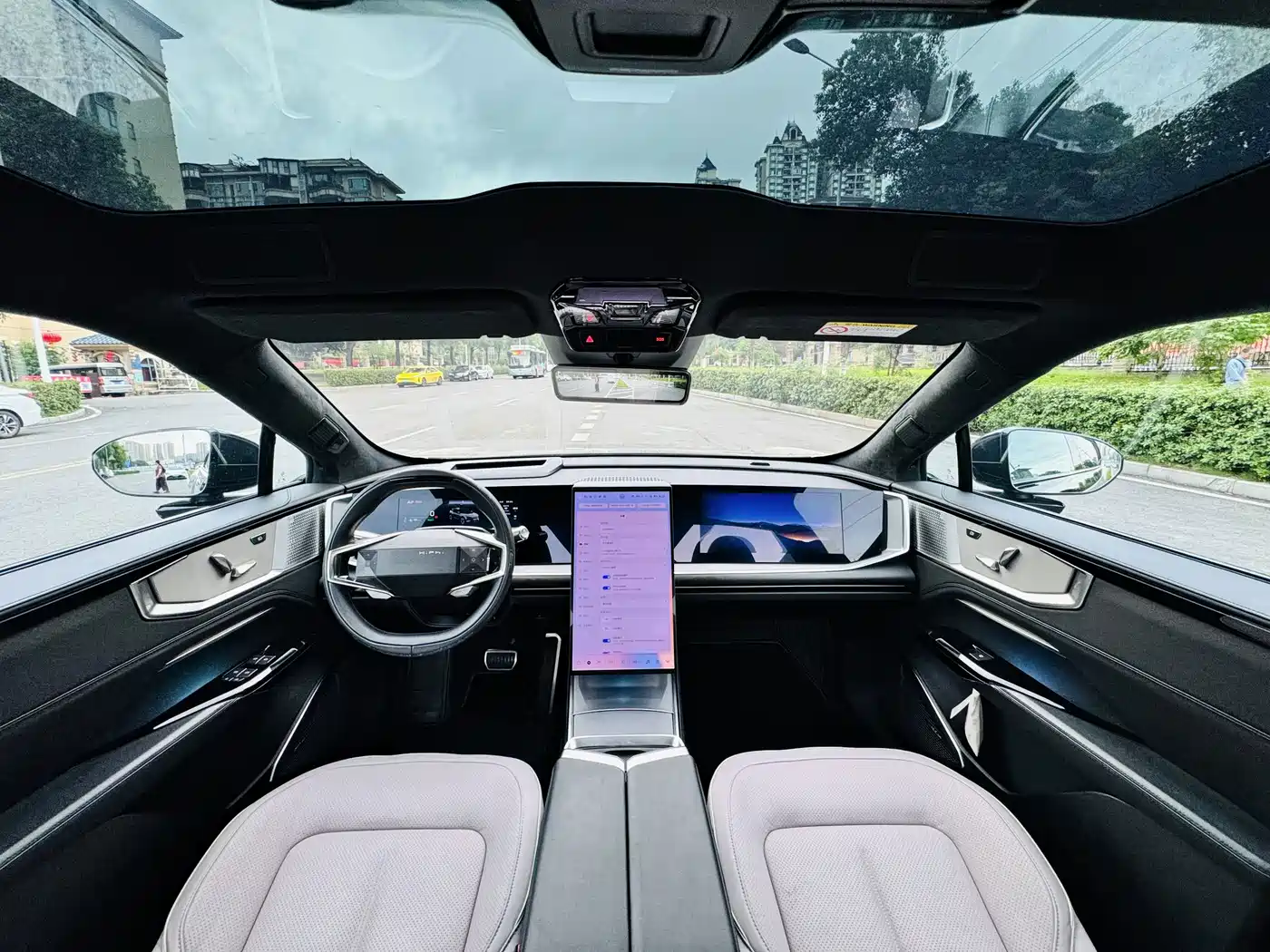 HiPhi Y 2023 2023 765km Flagship Edition