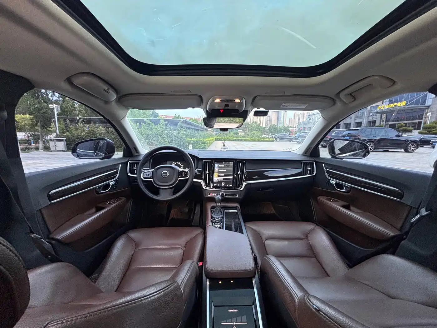 Фото 18 - Volvo S90