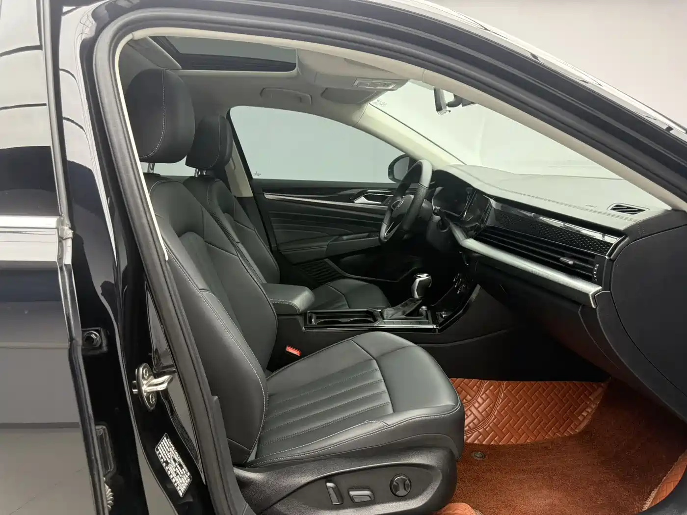 Volkswagen Passat 2024 280TSI Business Edition фото 11