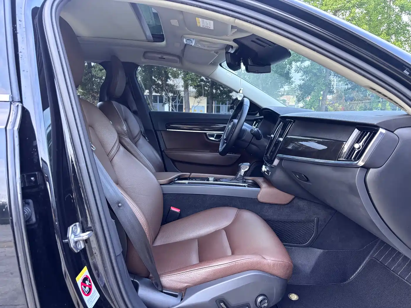 Фото 11 - Volvo S90