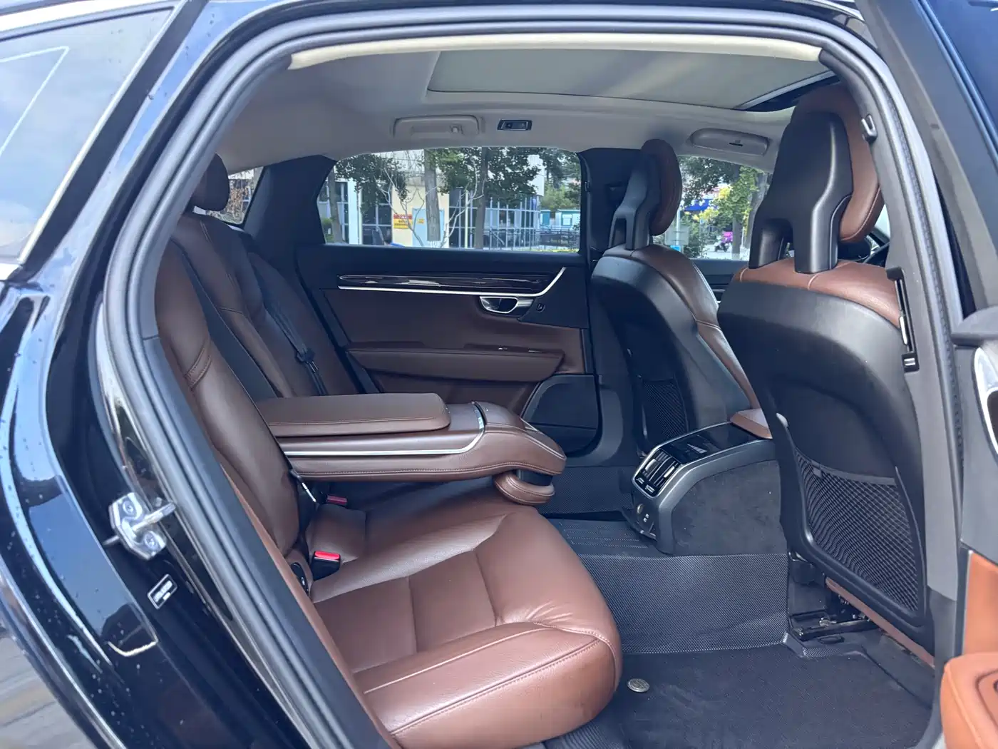 Фото 12 - Volvo S90