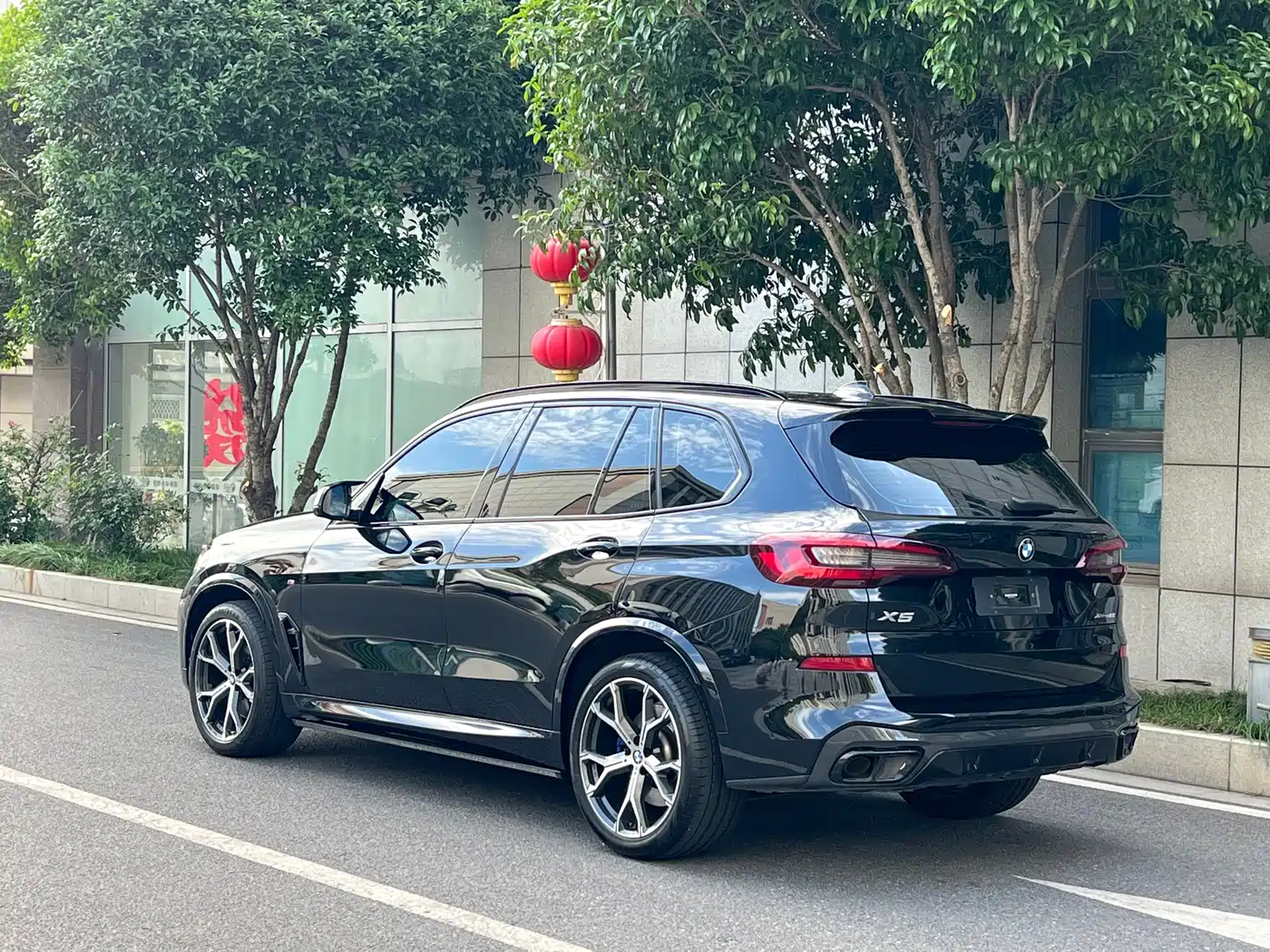 BMW X5 (Import) 2021 xDrive40i Exclusive M Sport Package фото 3