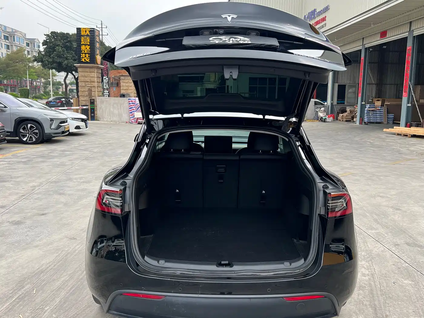 TESLA MODEL Y