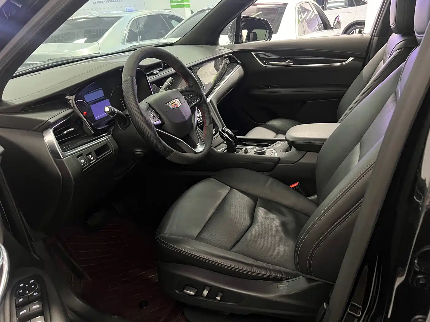 CADILLAC XT6