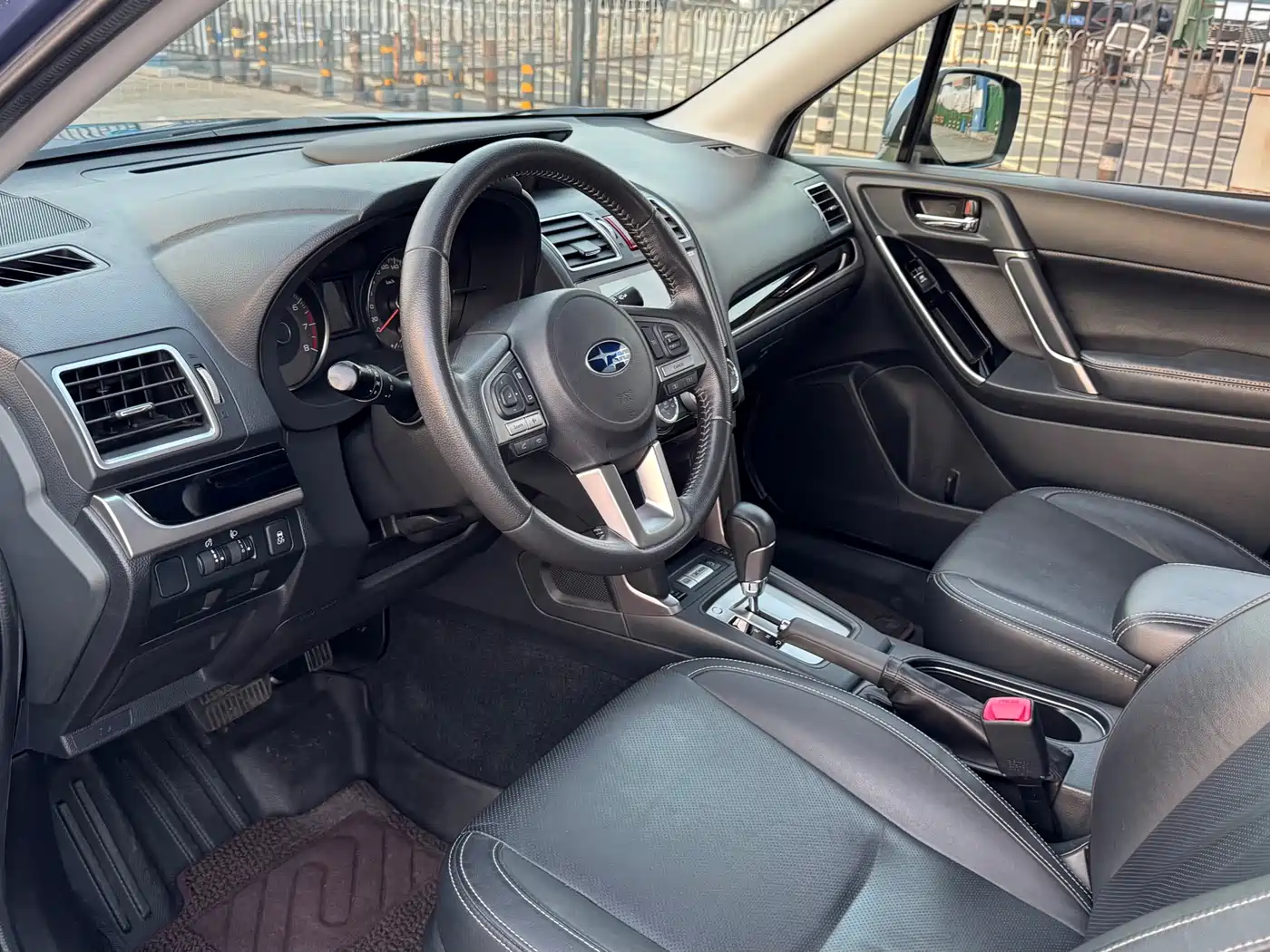 Subaru Forester 2016 2.0i Luxury Navigation Edition фото 10