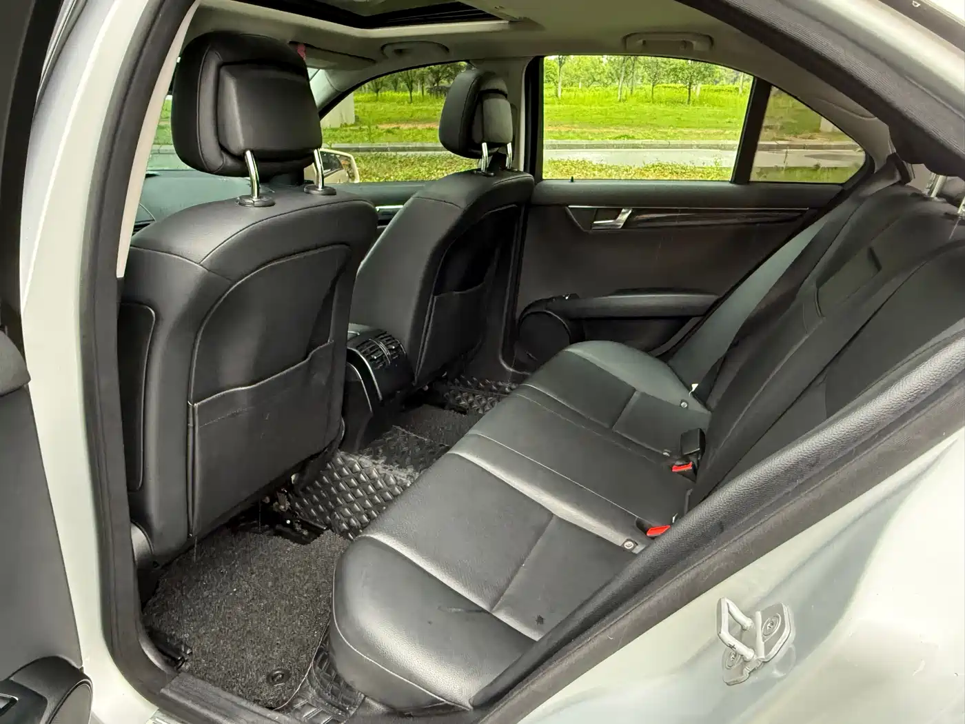 Mercedes-Benz C-Class 2011 C 180K Classic фото 10