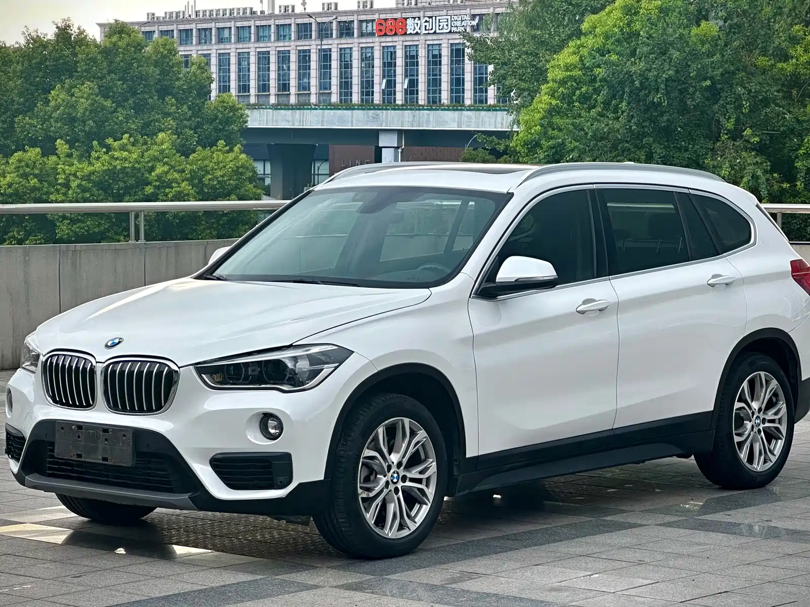 Фото 1 - BMW X1